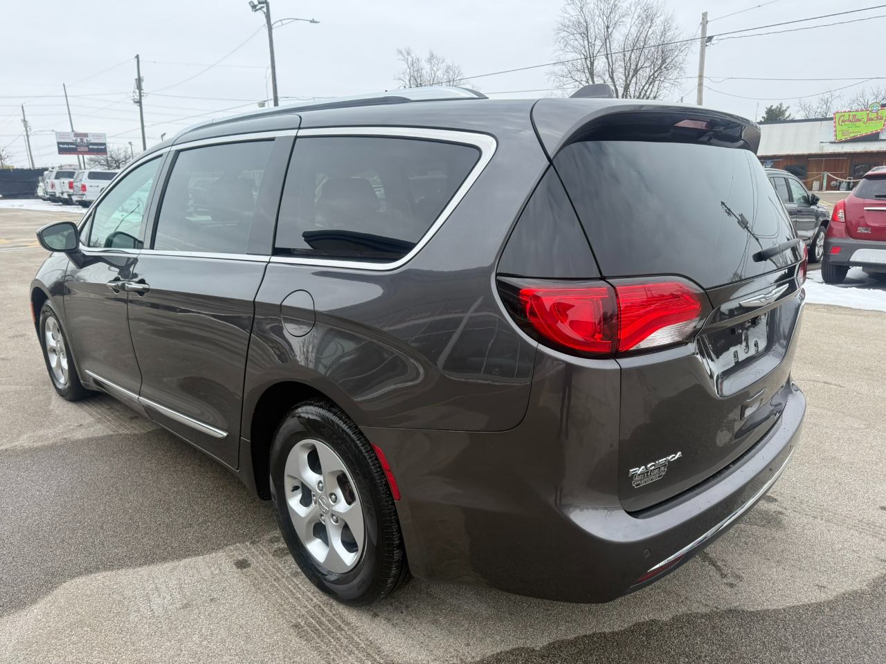 Chrysler Pacifica Touring-L Plus FWD 2017