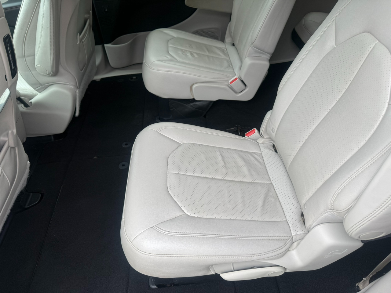 Chrysler Pacifica Touring-L Plus FWD 2017