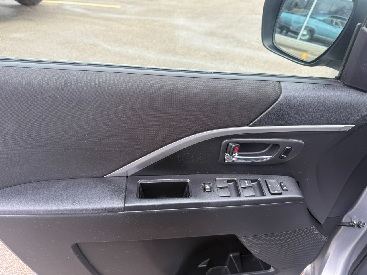 Mazda MAZDA5 4dr Wgn Auto Sport 2012