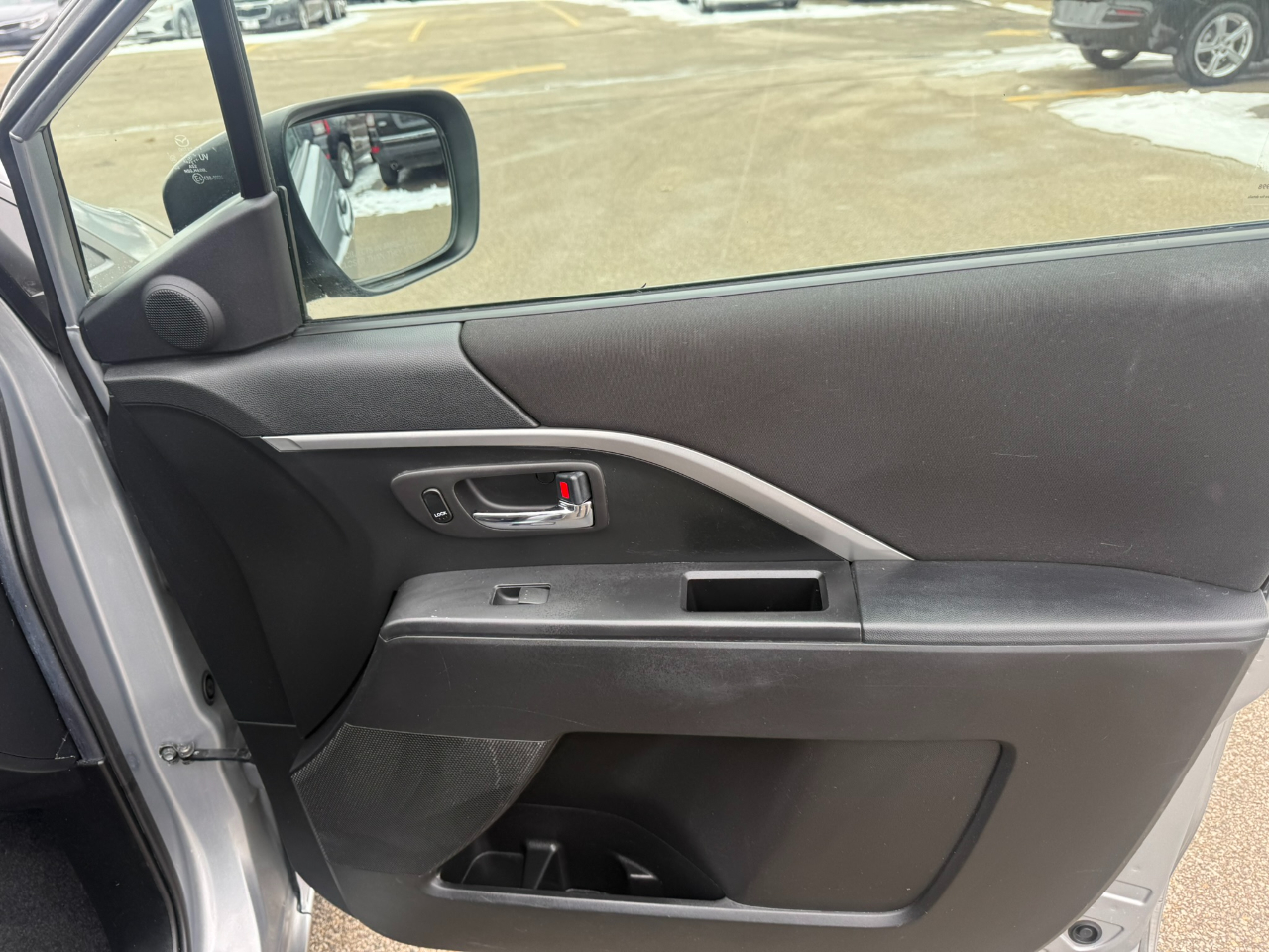 Mazda MAZDA5 4dr Wgn Auto Sport 2012