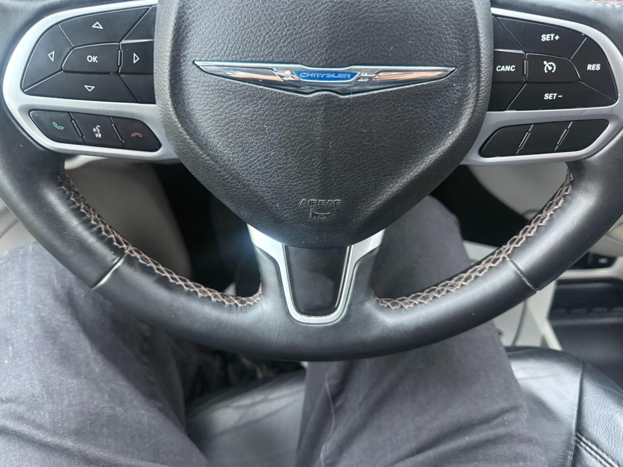 Chrysler Pacifica Touring L FWD 2018