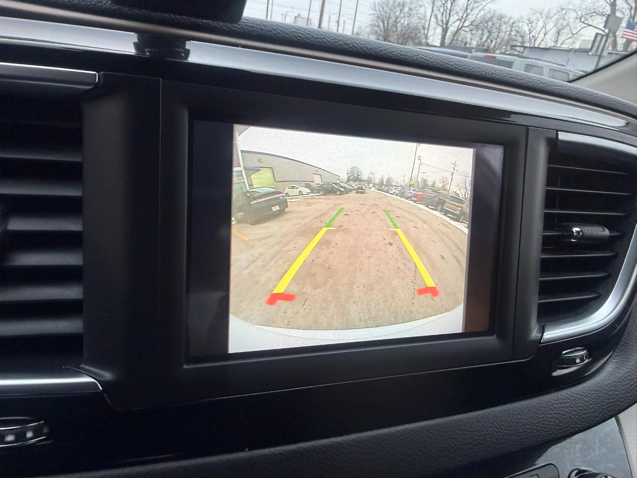 Chrysler Pacifica Touring L FWD 2018