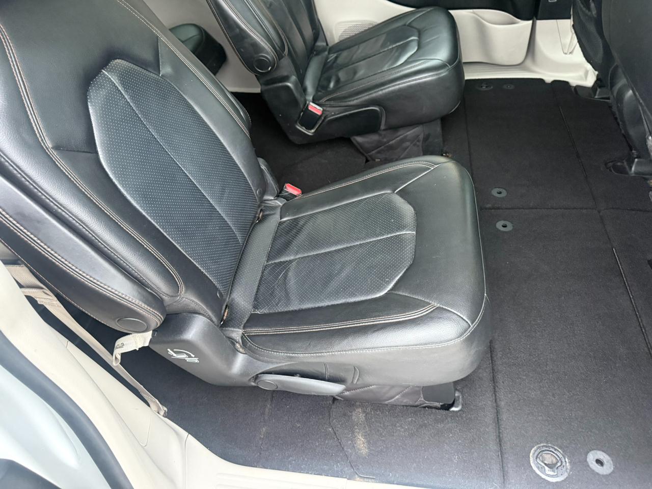 Chrysler Pacifica Touring L FWD 2018