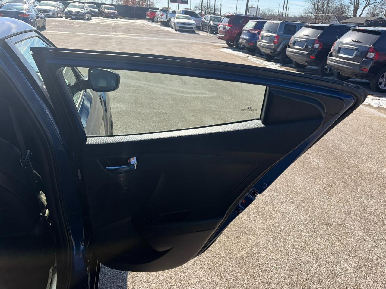 Hyundai Veloster Value Edition 3D Coupe 2017