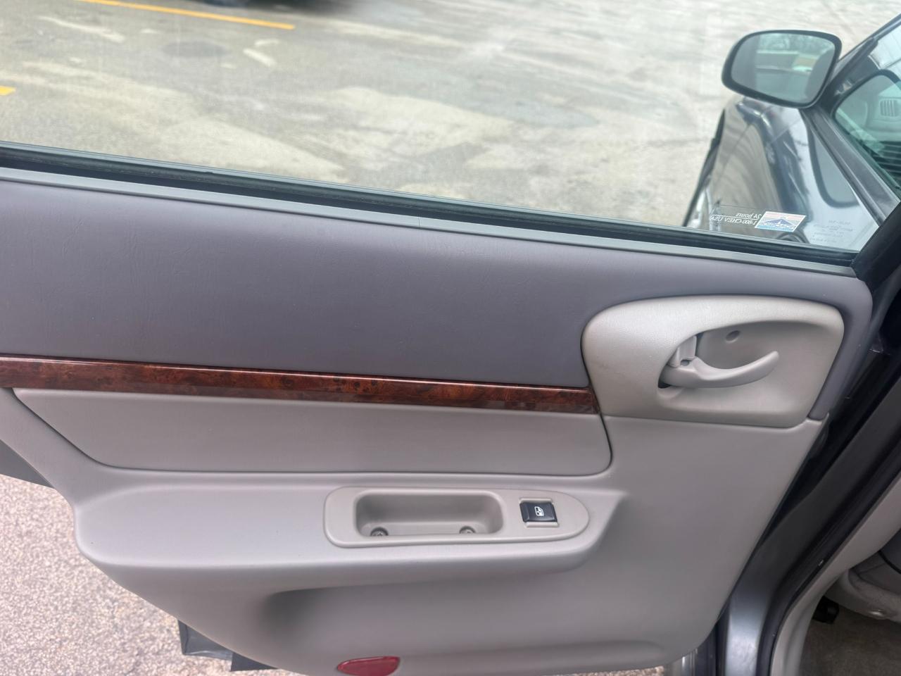 Chevrolet Impala 4dr Sdn LS 2004