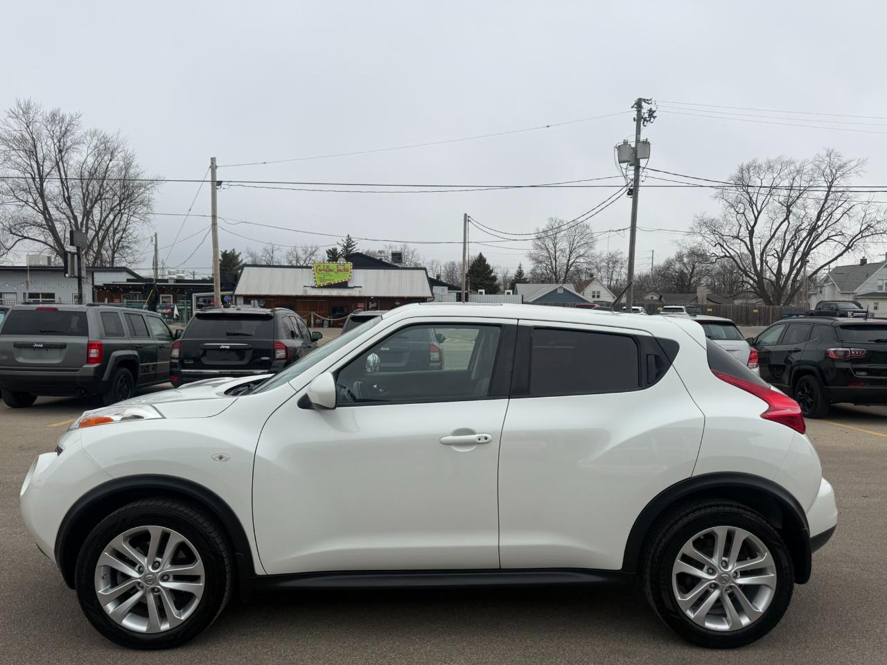 Nissan Juke 5dr Wgn CVT SL FWD 2014