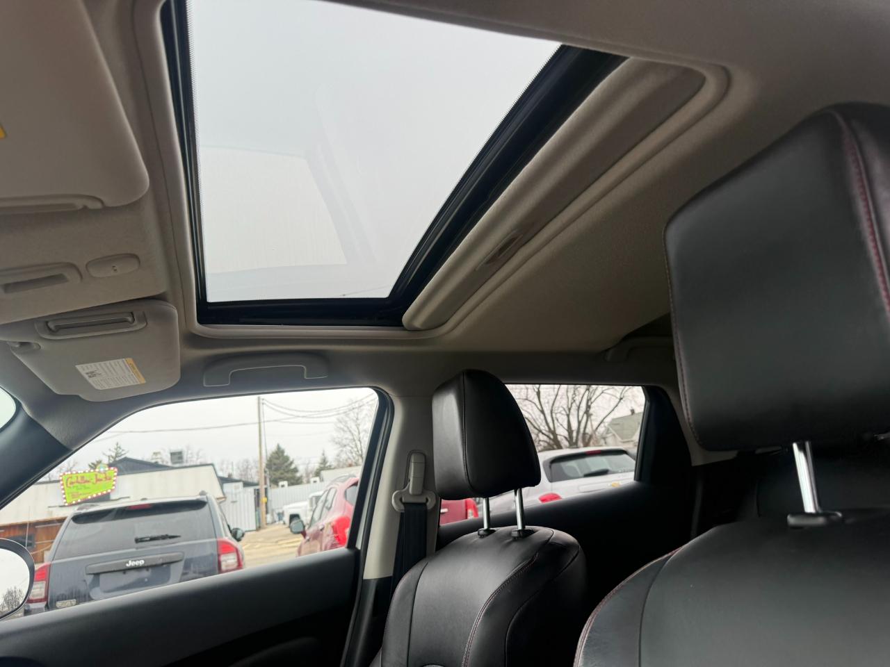 Nissan Juke 5dr Wgn CVT SL FWD 2014