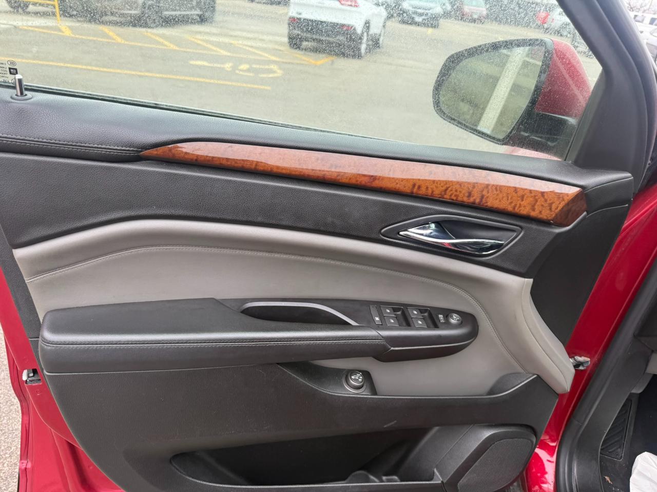 Cadillac SRX AWD 4dr Premium Collection 2011