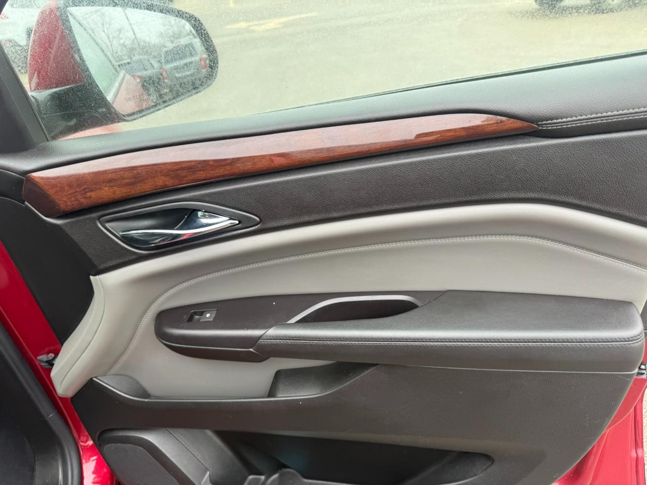 Cadillac SRX AWD 4dr Premium Collection 2011