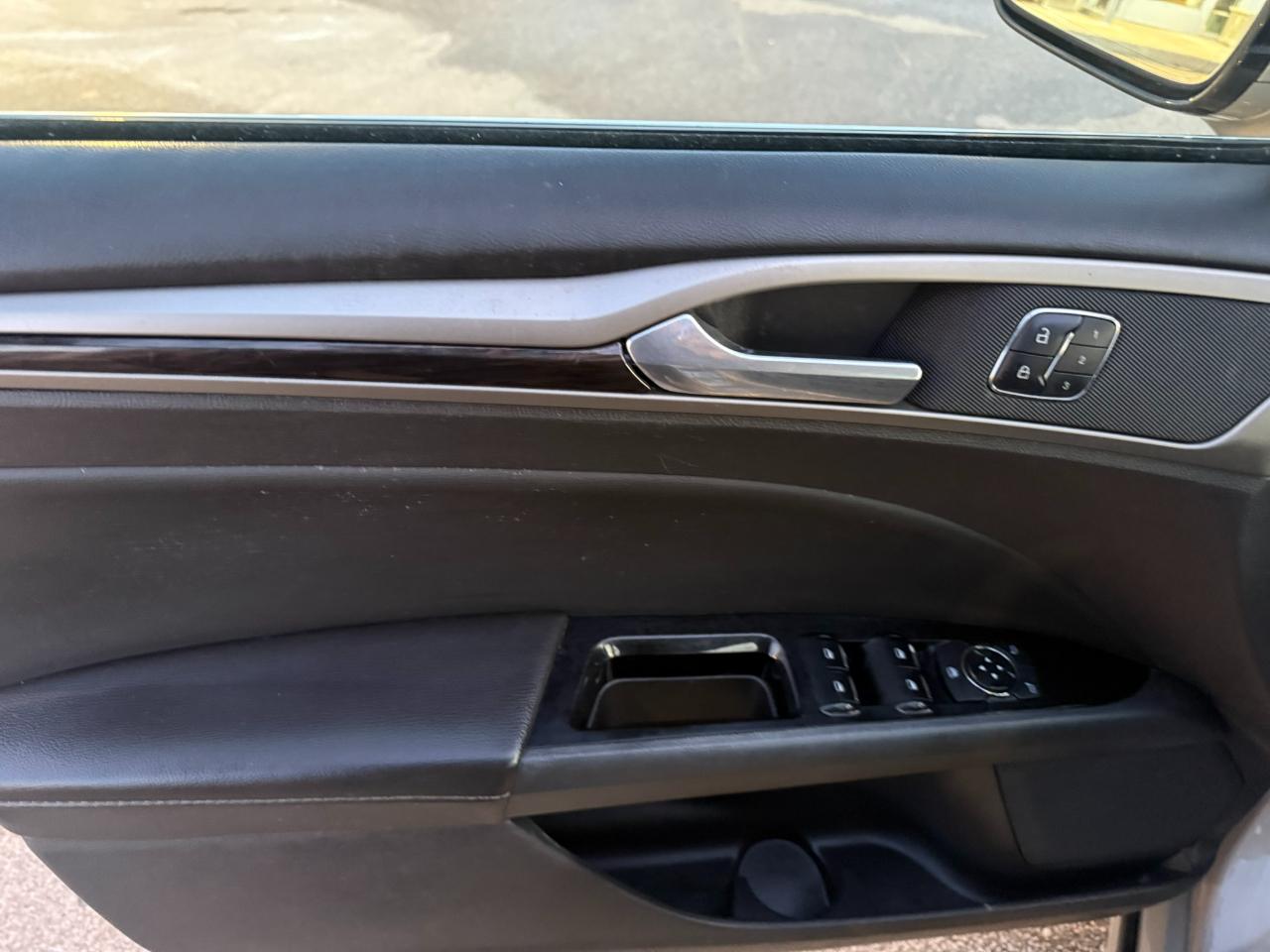 Ford Fusion 4dr Sdn SE FWD 2015