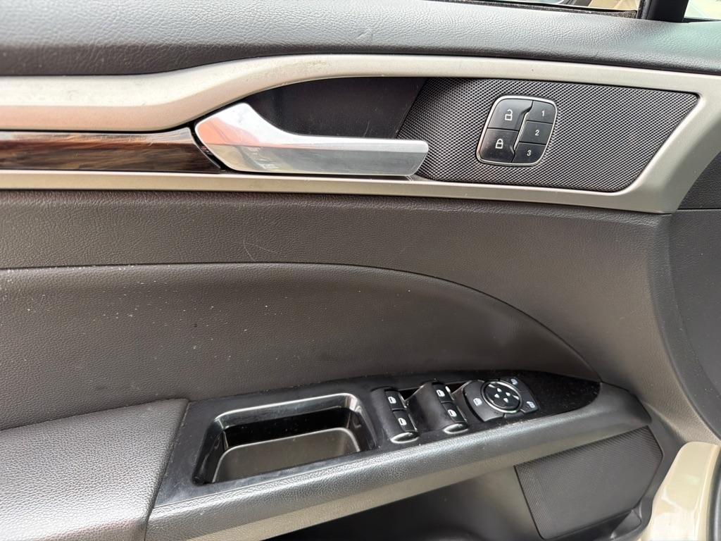 Ford Fusion 4dr Sdn SE FWD 2015