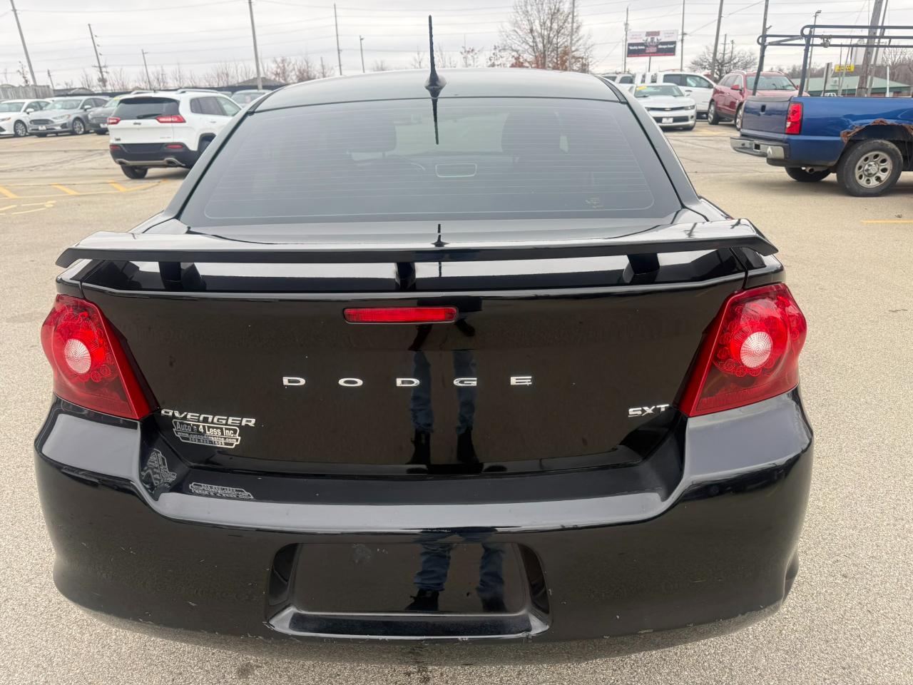 Dodge Avenger 4dr Sdn SXT 2013