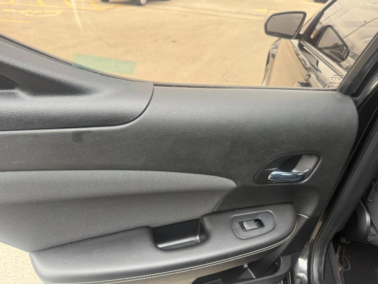 Dodge Avenger 4dr Sdn SXT 2013