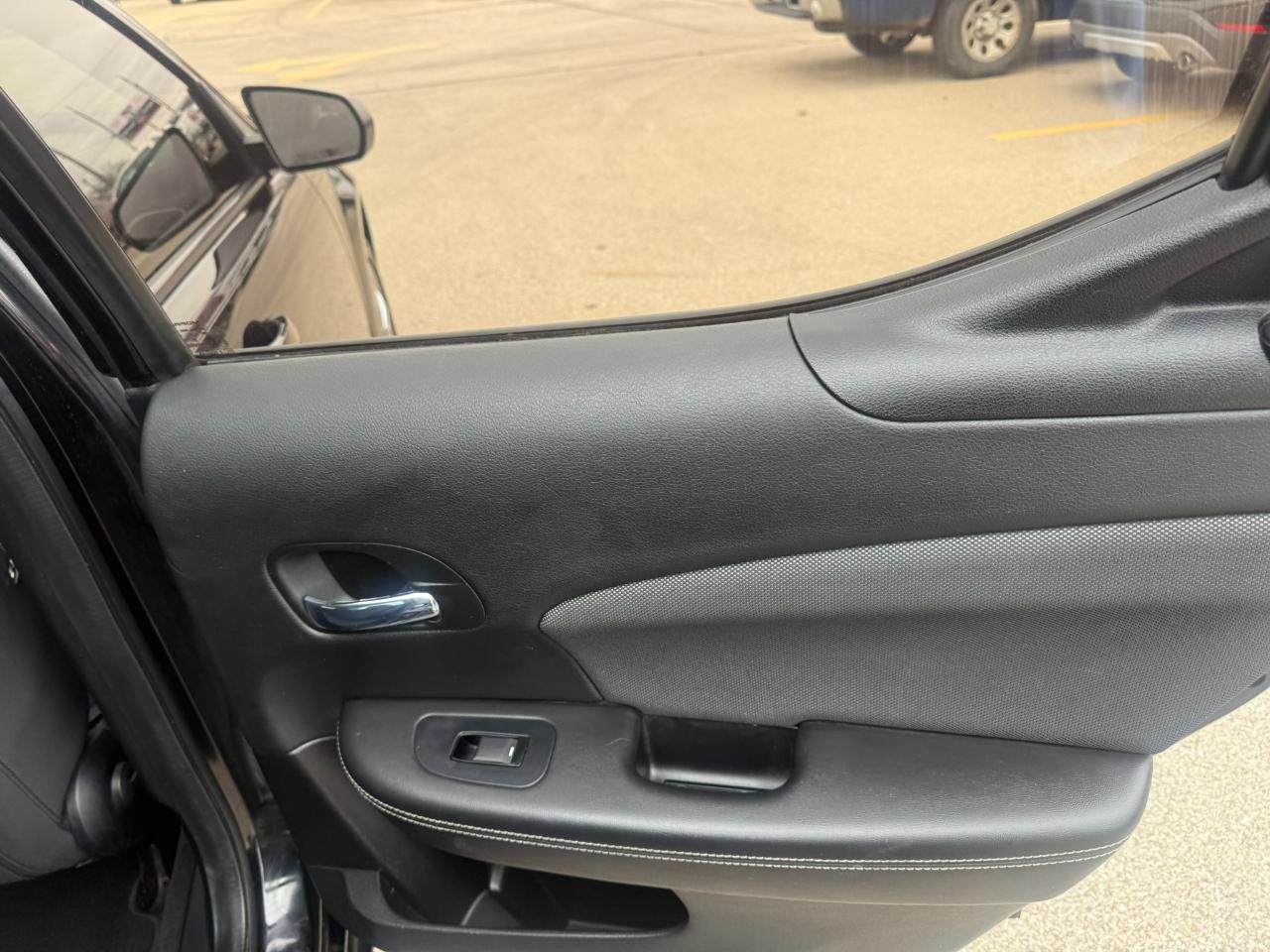 Dodge Avenger 4dr Sdn SXT 2013