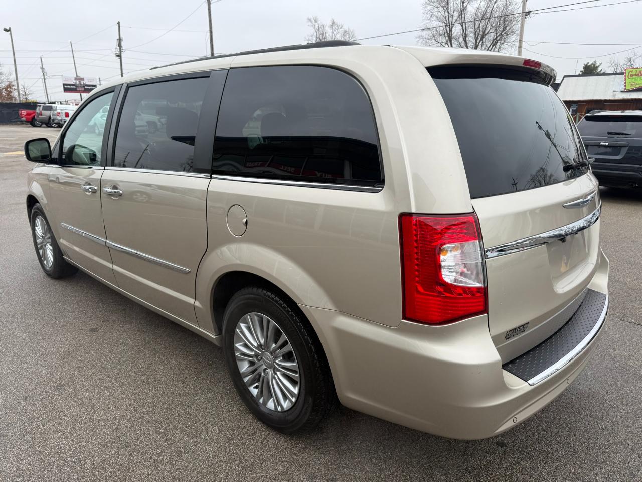 Chrysler Town & Country 4dr Wgn Touring-L 2015