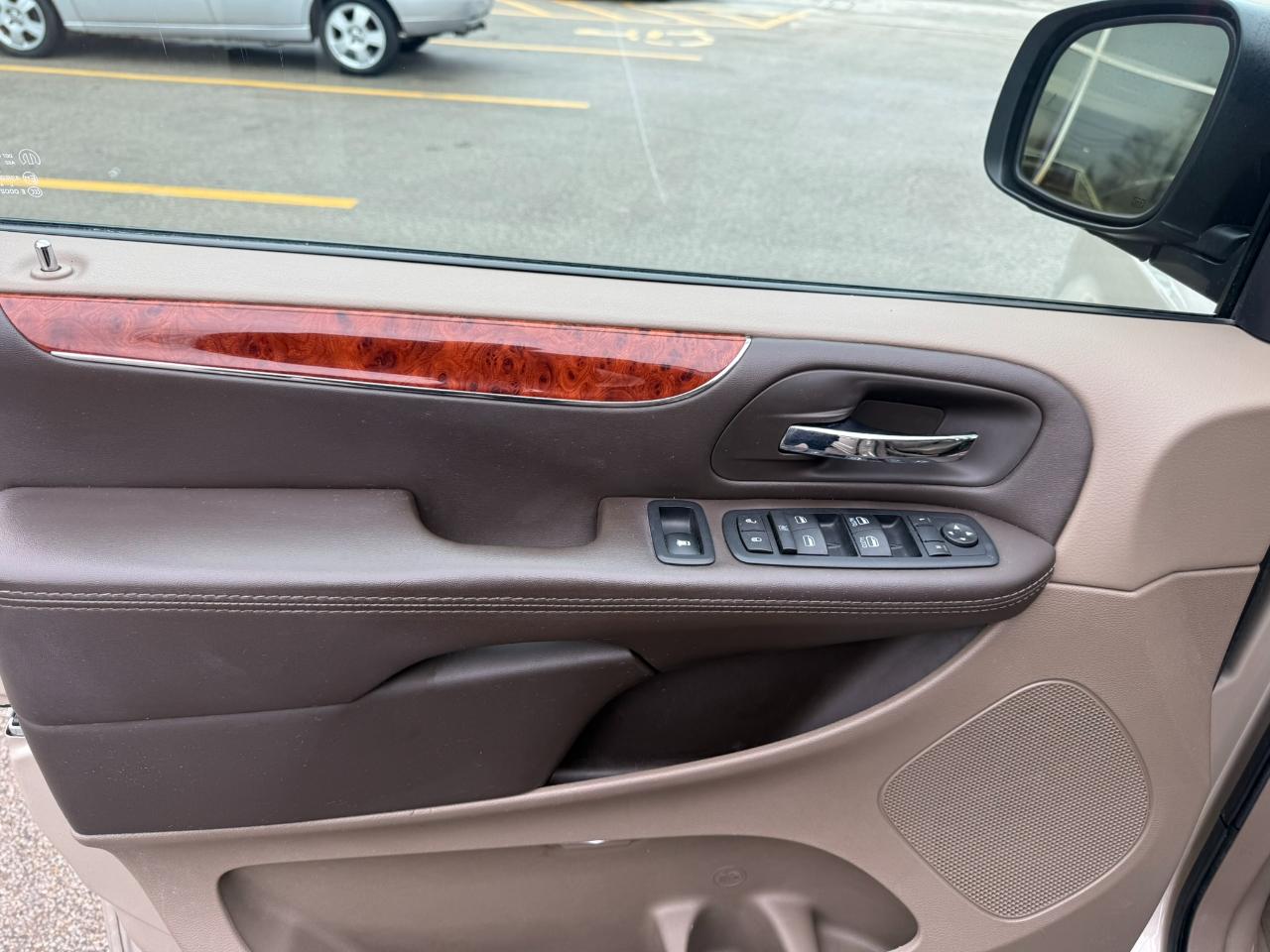 Chrysler Town & Country 4dr Wgn Touring-L 2015