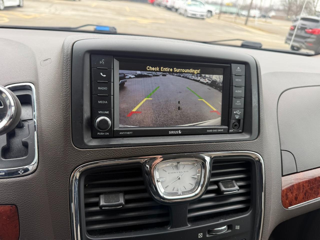 Chrysler Town & Country 4dr Wgn Touring-L 2015