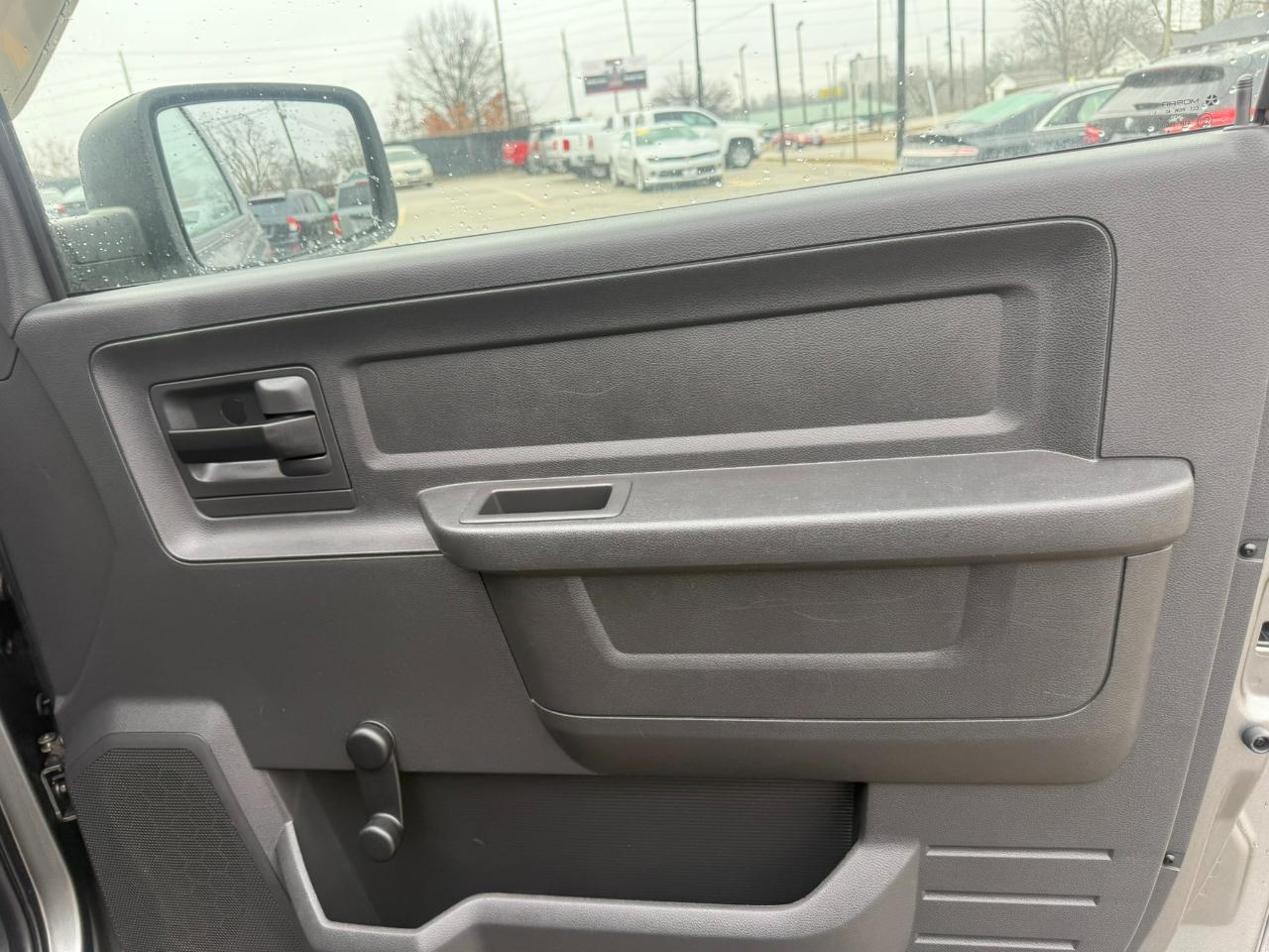 RAM 1500 2WD Reg Cab 140.5" Tradesman 2011