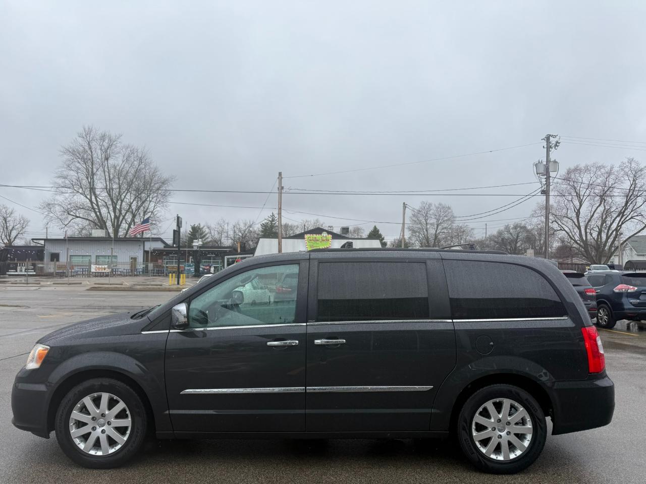 Chrysler Town & Country 4dr Wgn Touring-L 2012