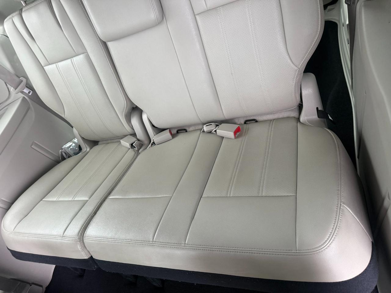 Chrysler Town & Country 4dr Wgn Touring-L 2012