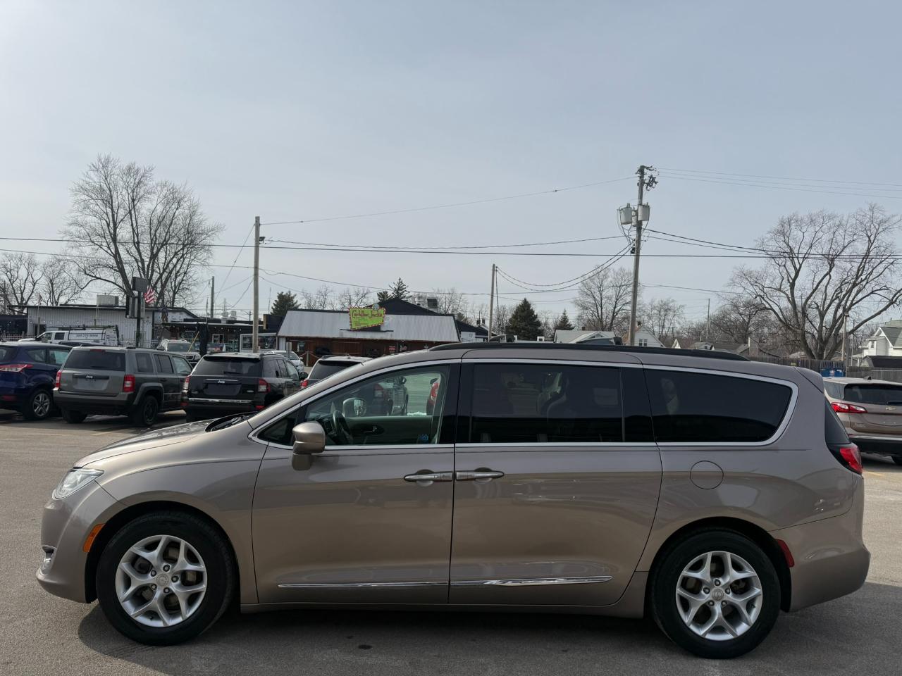 Chrysler Pacifica Touring-L FWD 2017
