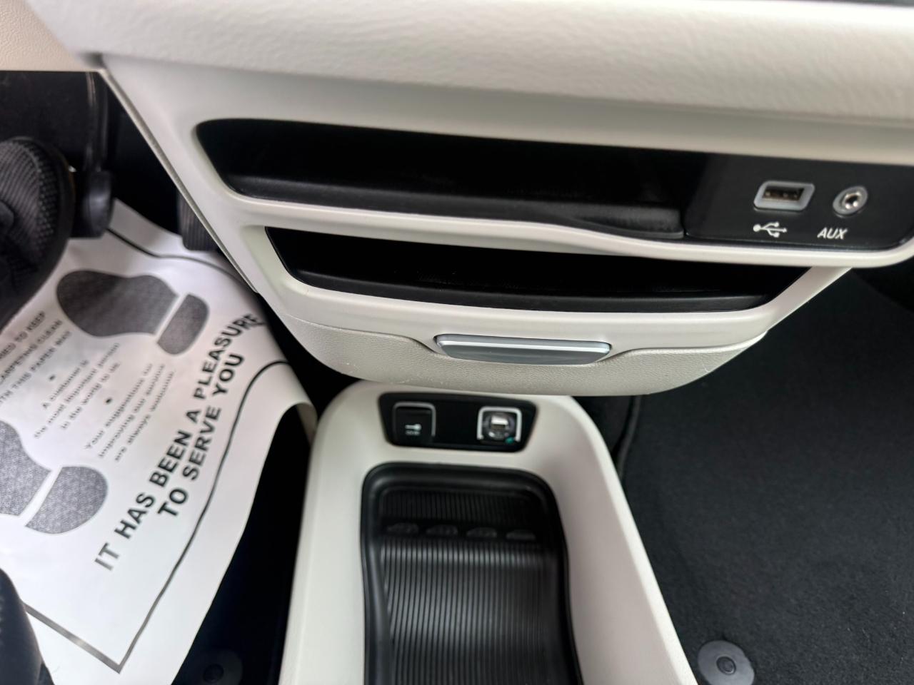 Chrysler Pacifica Touring-L FWD 2017