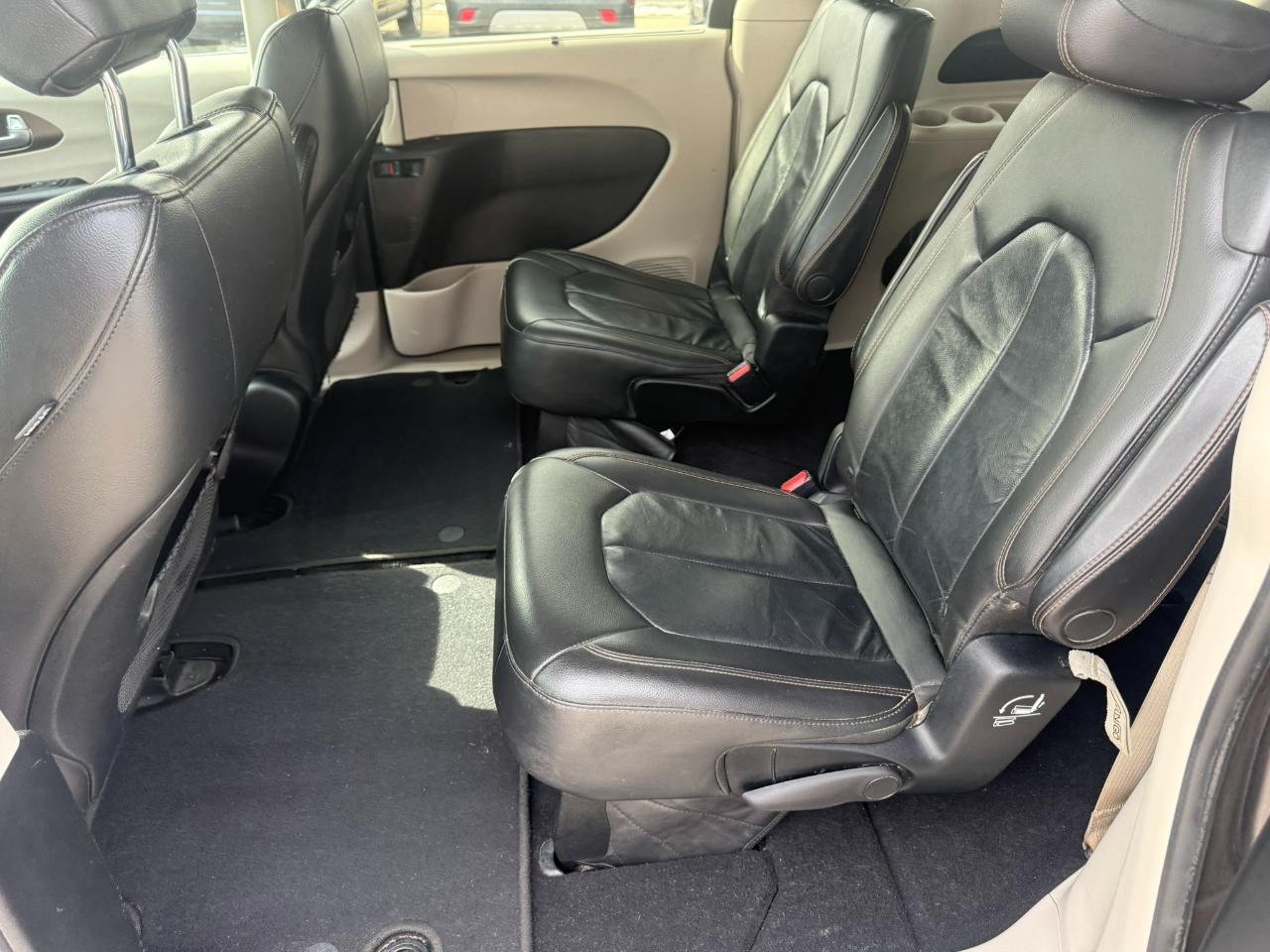 Chrysler Pacifica Touring-L FWD 2017