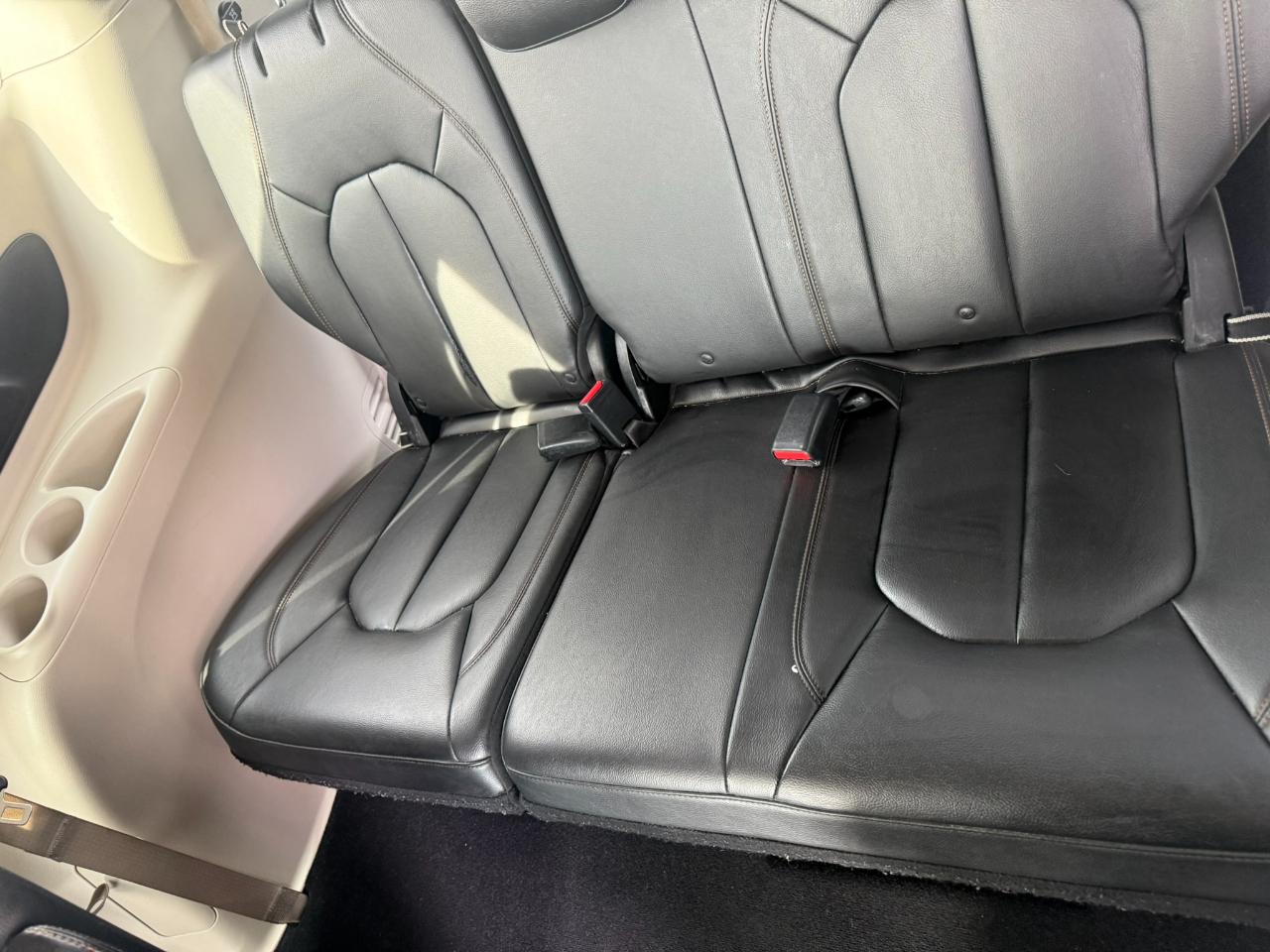 Chrysler Pacifica Touring-L FWD 2017