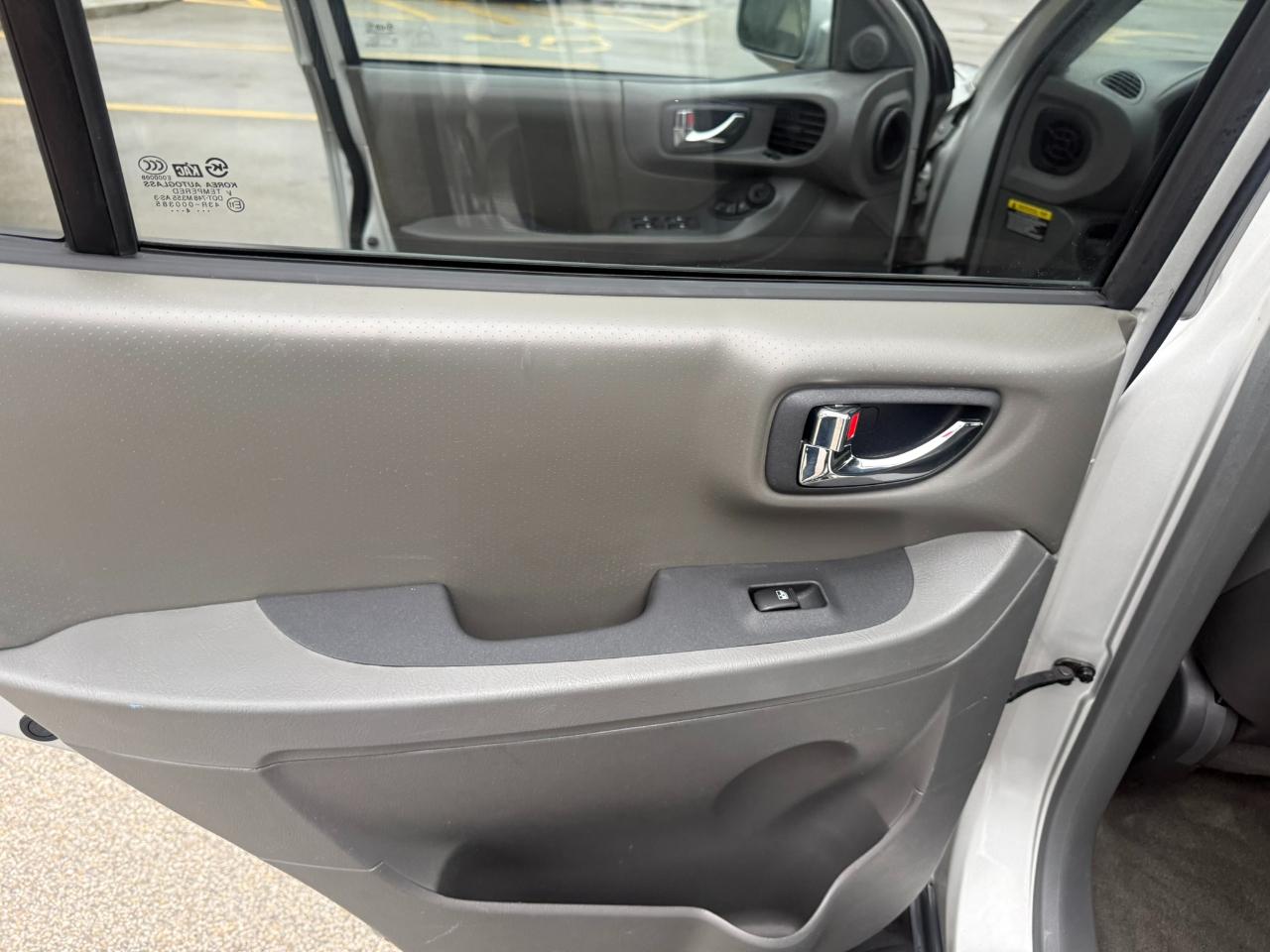 Hyundai Santa Fe 4dr GLS 2WD Auto 3.5L V6 2004