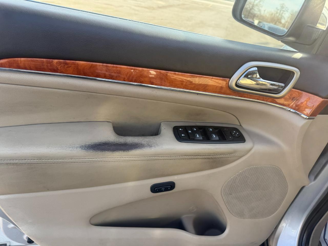 Jeep Grand Cherokee 4WD 4dr Overland 2011