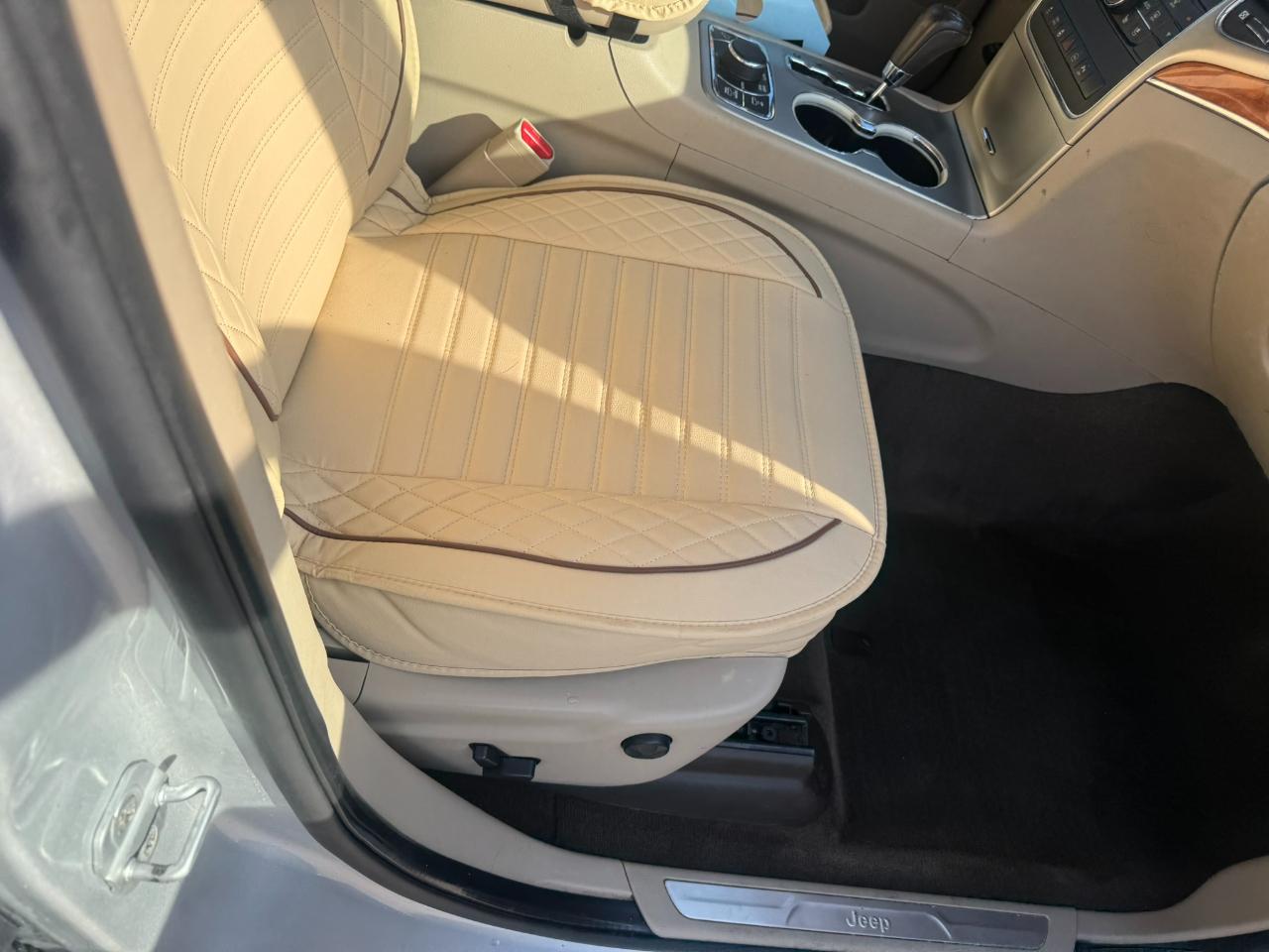 Jeep Grand Cherokee 4WD 4dr Overland 2011