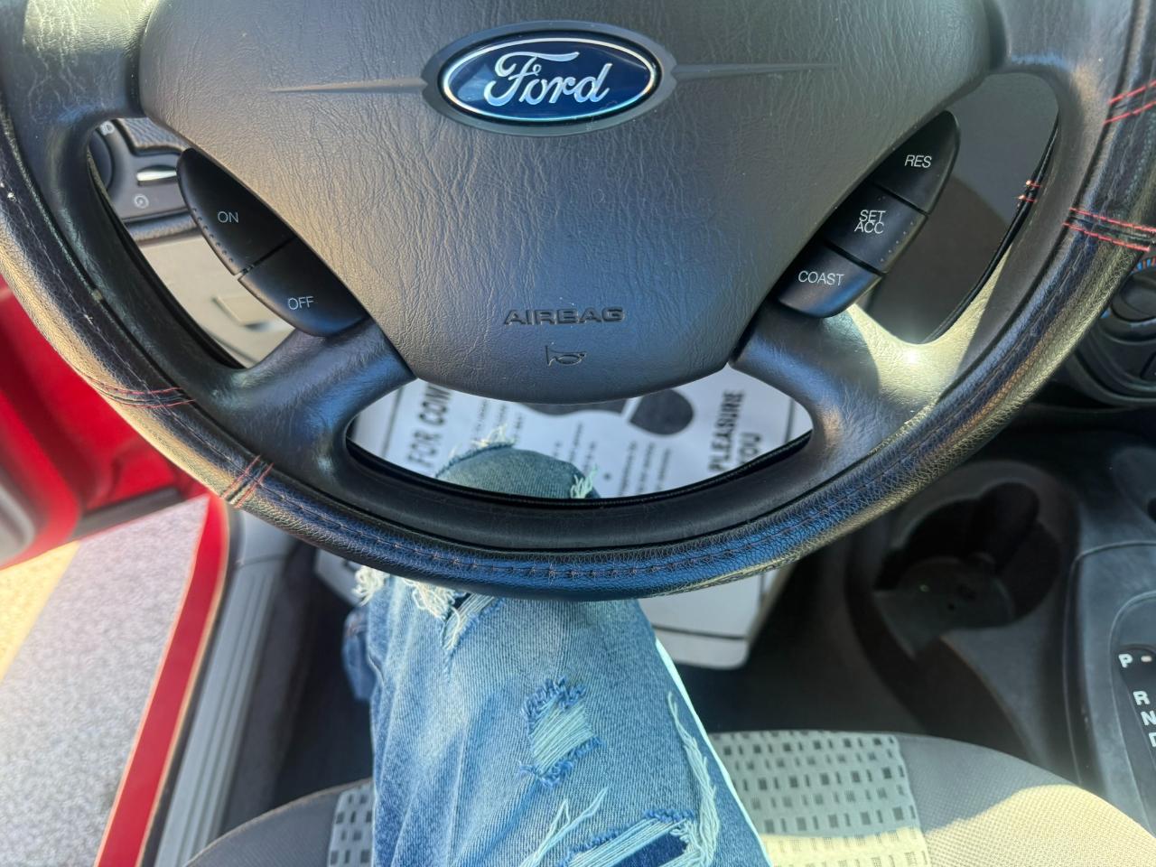 Ford Focus 4dr Sdn ZX4 SES 2006