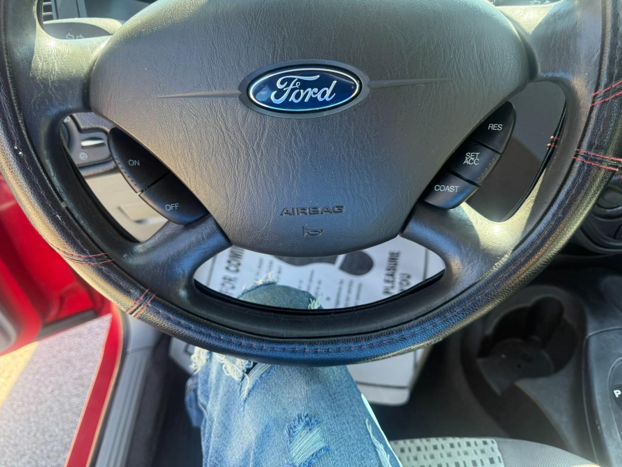 Ford Focus 4dr Sdn ZX4 SES 2006