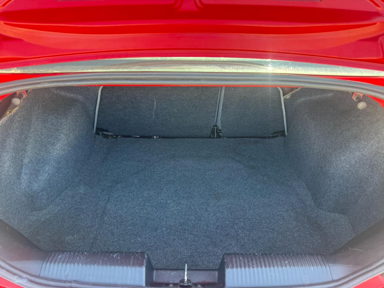 Ford Focus 4dr Sdn ZX4 SES 2006