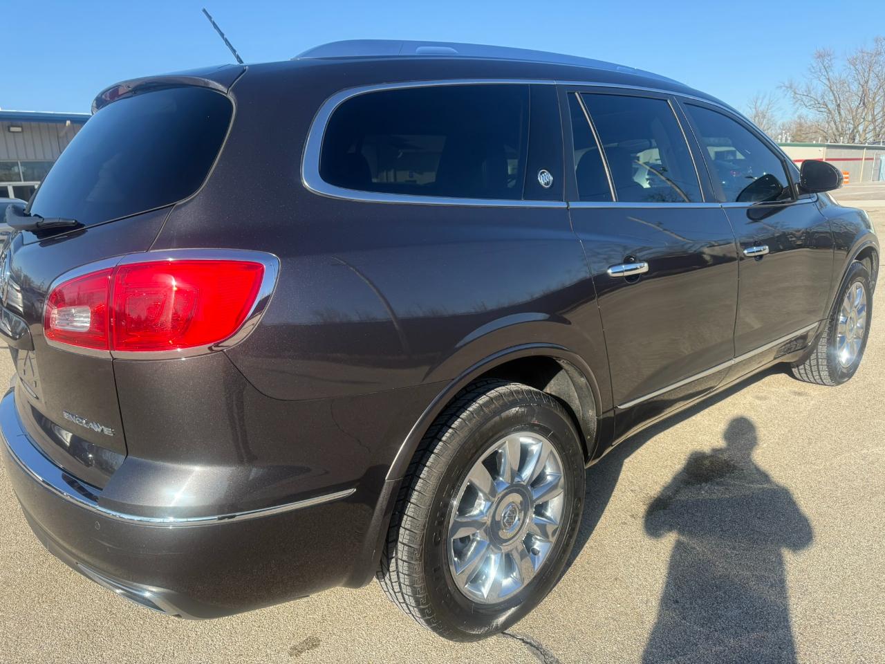 Buick Enclave FWD 4dr Leather 2015
