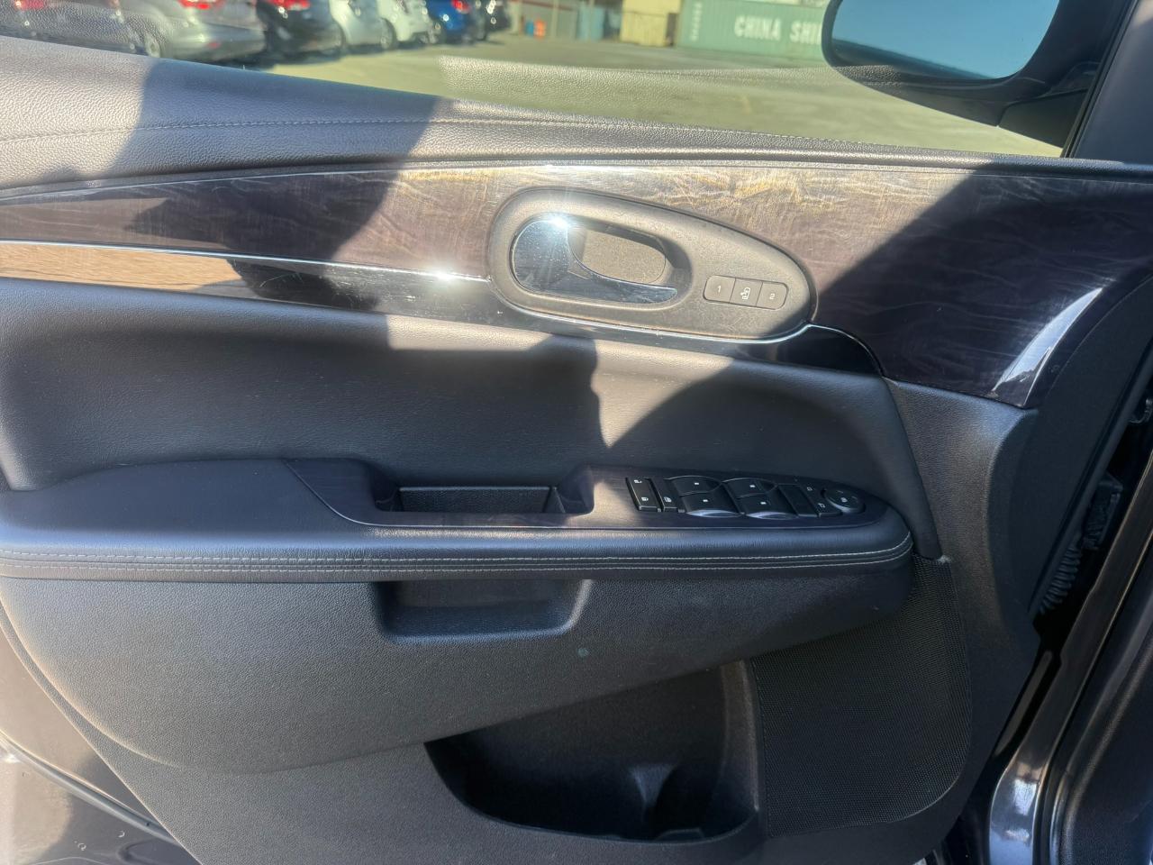 Buick Enclave FWD 4dr Leather 2015