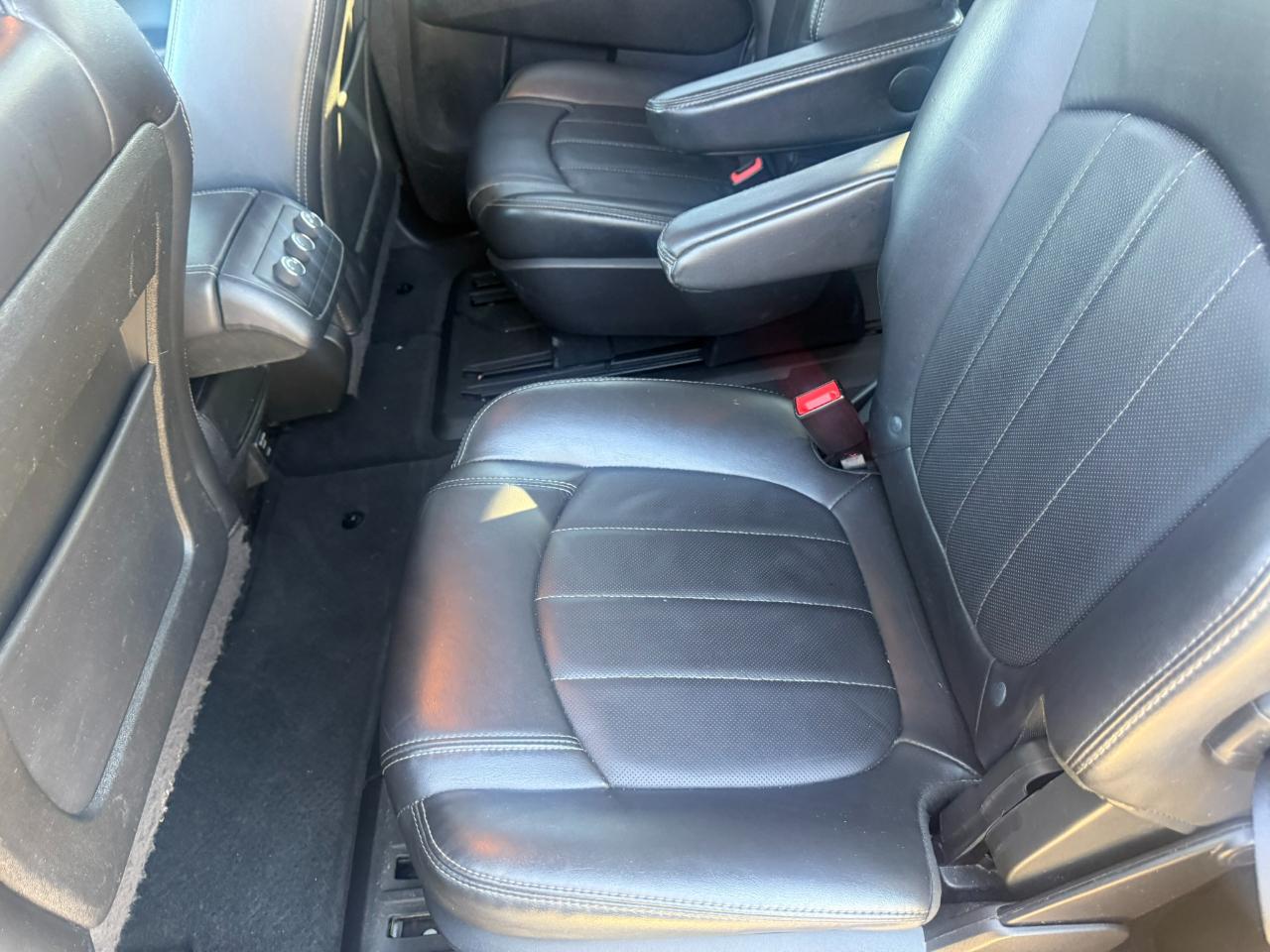 Buick Enclave FWD 4dr Leather 2015