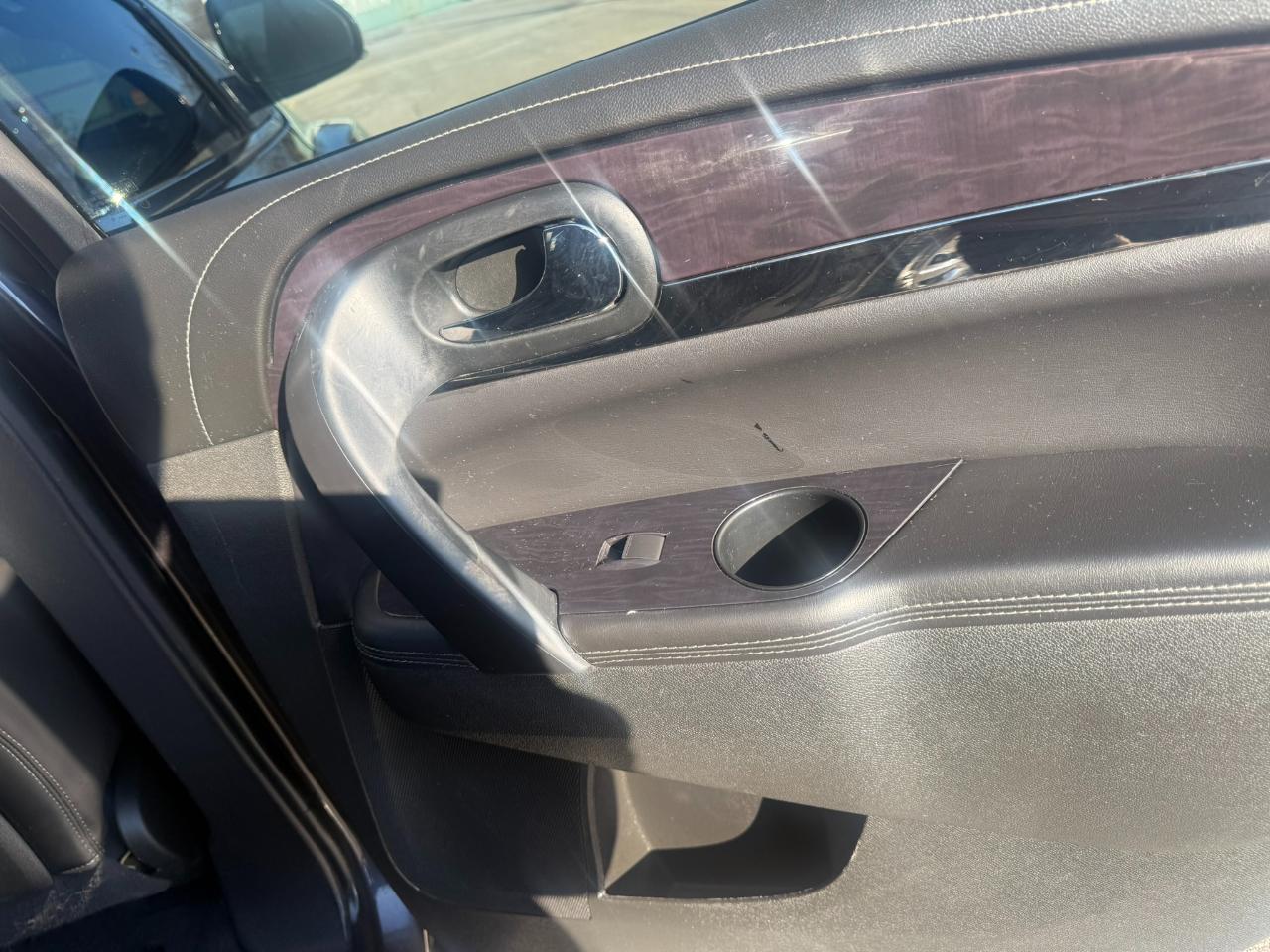 Buick Enclave FWD 4dr Leather 2015