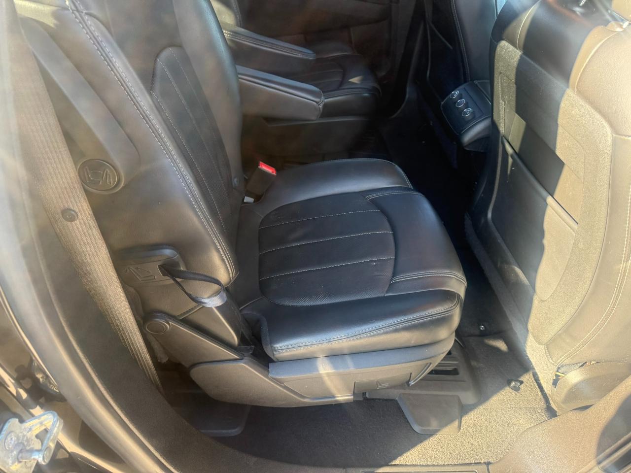 Buick Enclave FWD 4dr Leather 2015