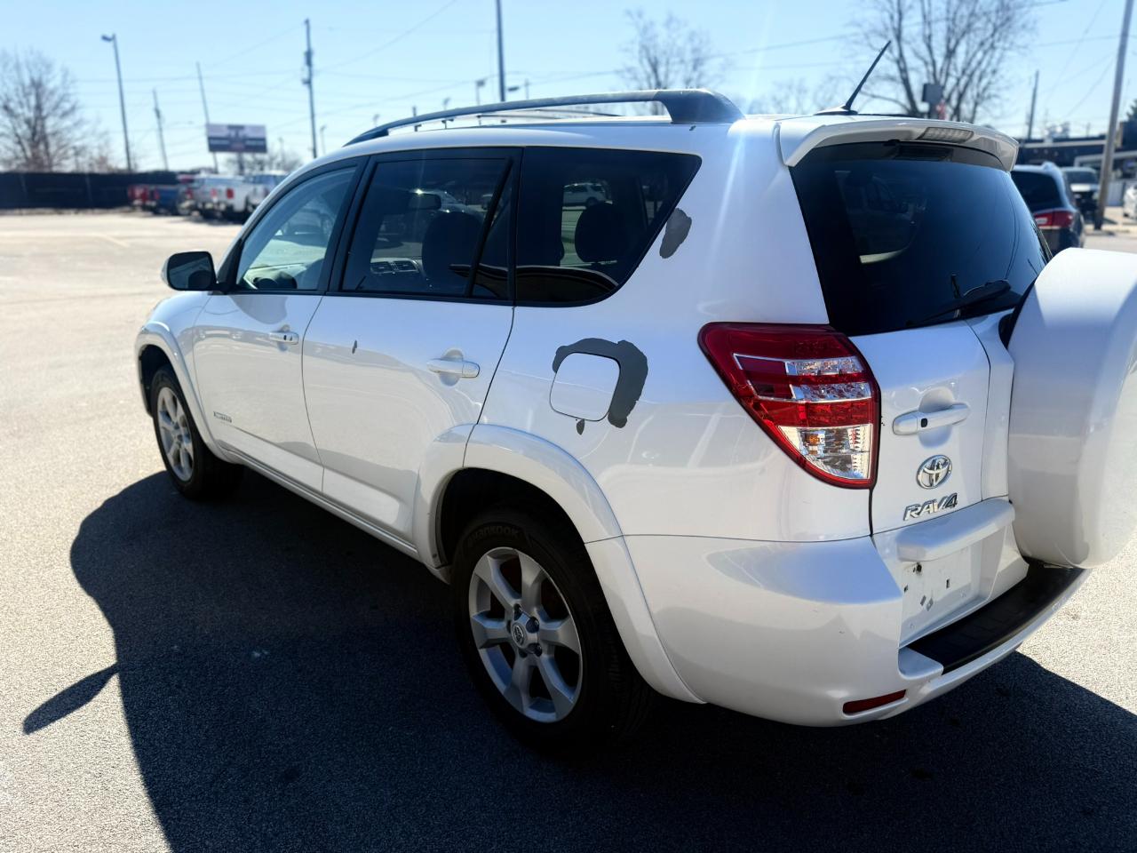 Toyota RAV4 FWD 4dr 4-cyl 4-Spd AT Ltd (Natl) 2011