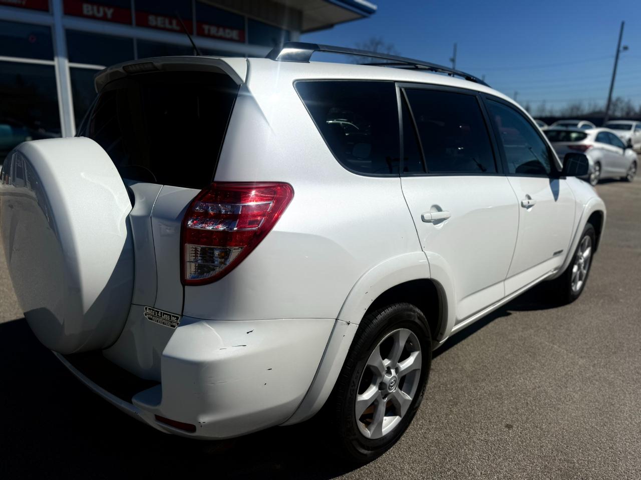 Toyota RAV4 FWD 4dr 4-cyl 4-Spd AT Ltd (Natl) 2011