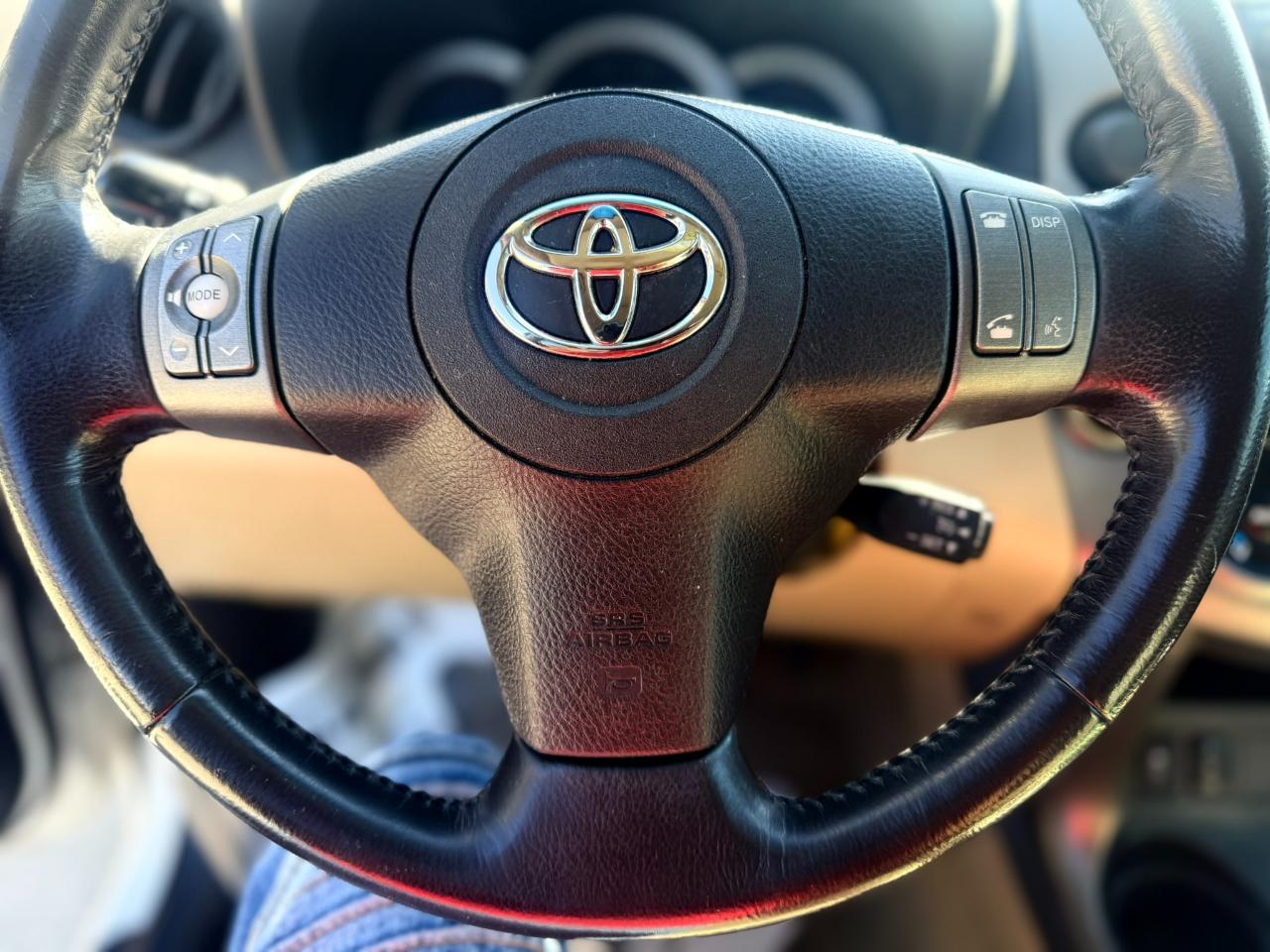 Toyota RAV4 FWD 4dr 4-cyl 4-Spd AT Ltd (Natl) 2011