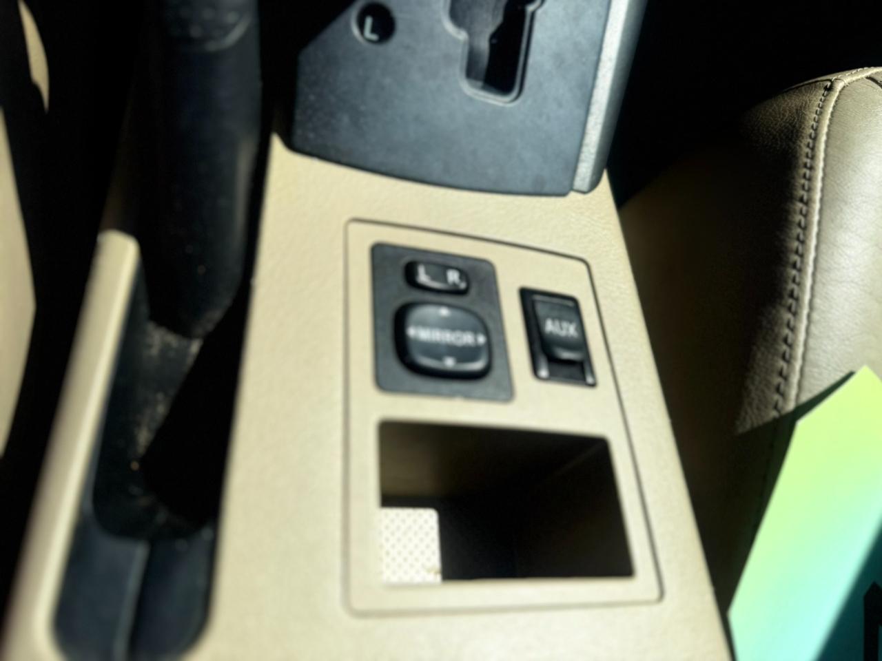 Toyota RAV4 FWD 4dr 4-cyl 4-Spd AT Ltd (Natl) 2011