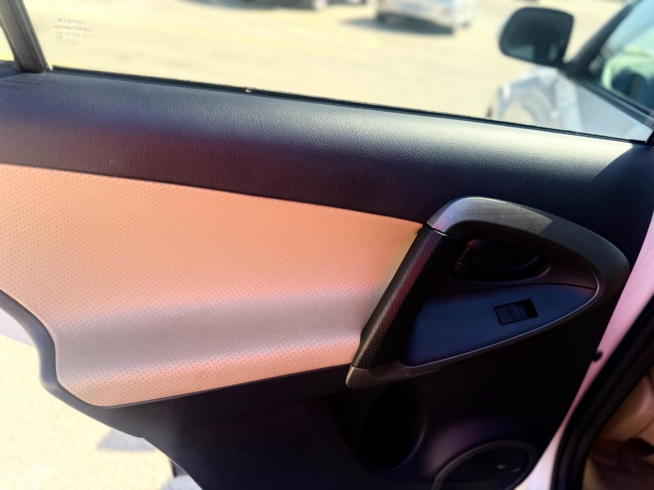 Toyota RAV4 FWD 4dr 4-cyl 4-Spd AT Ltd (Natl) 2011