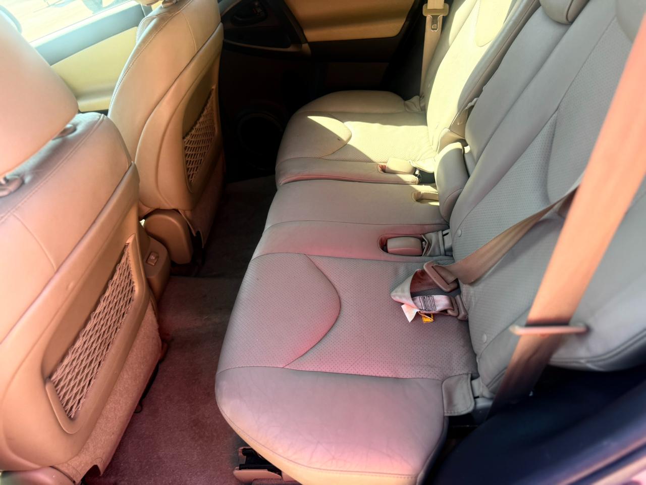 Toyota RAV4 FWD 4dr 4-cyl 4-Spd AT Ltd (Natl) 2011