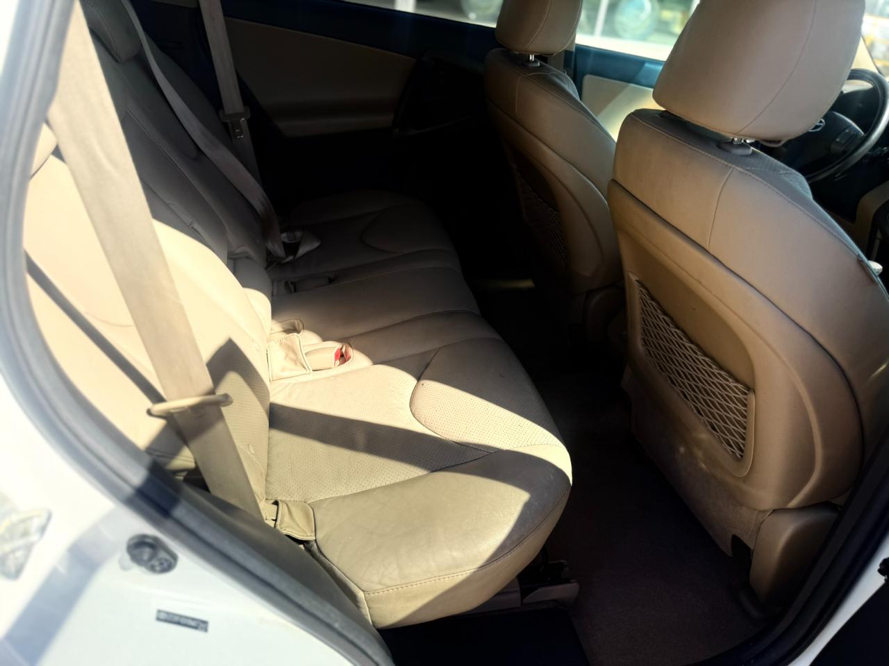 Toyota RAV4 FWD 4dr 4-cyl 4-Spd AT Ltd (Natl) 2011