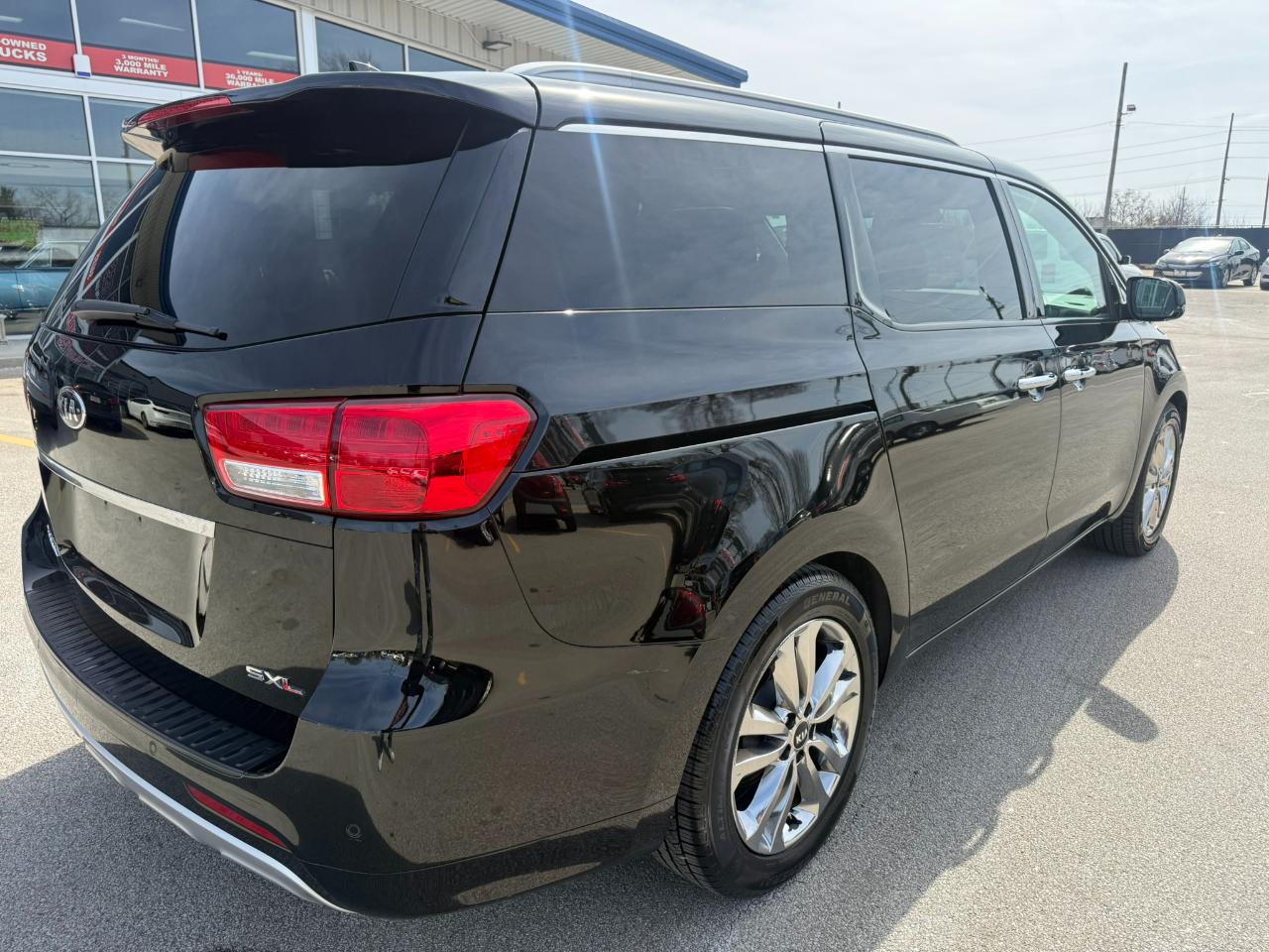 Kia Sedona 4dr Wgn SX-L 2015