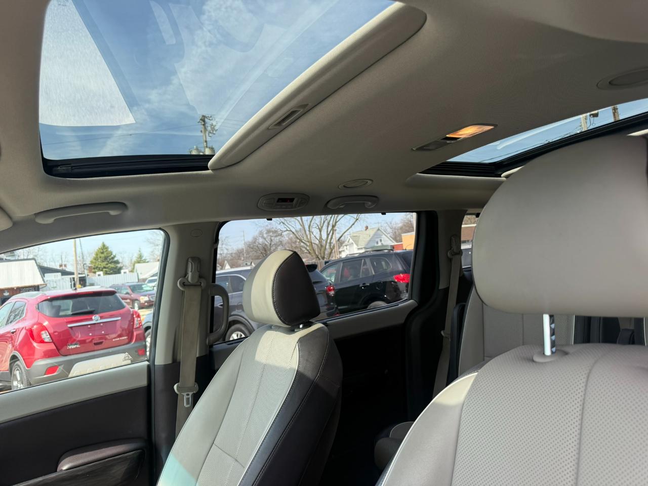 Kia Sedona 4dr Wgn SX-L 2015