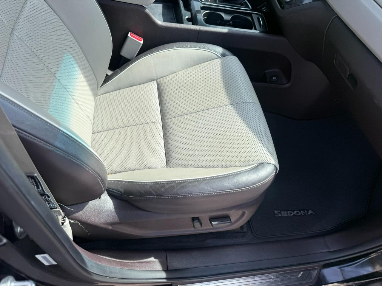 Kia Sedona 4dr Wgn SX-L 2015