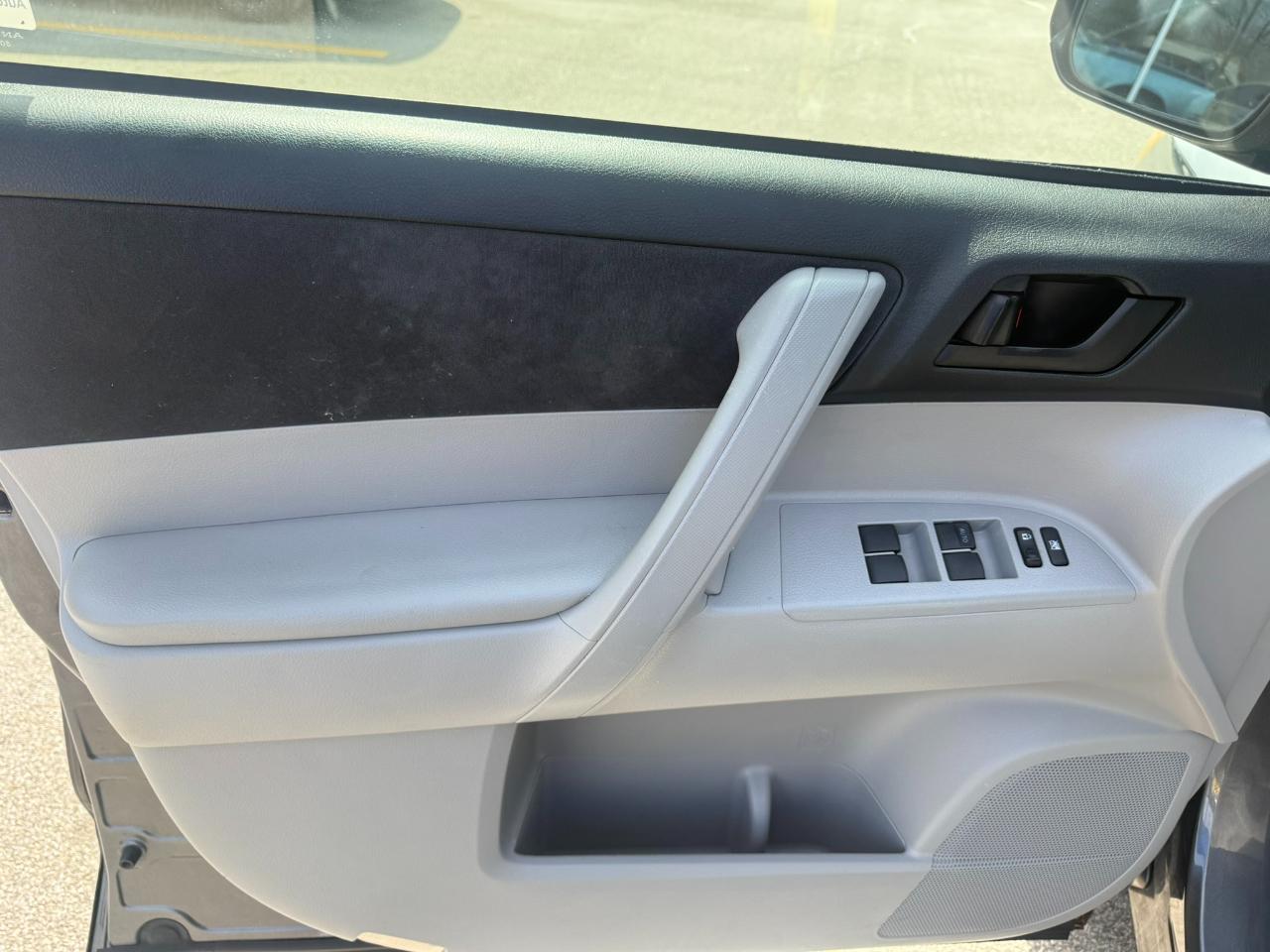 Toyota Highlander 4WD 4dr Base (Natl) 2008